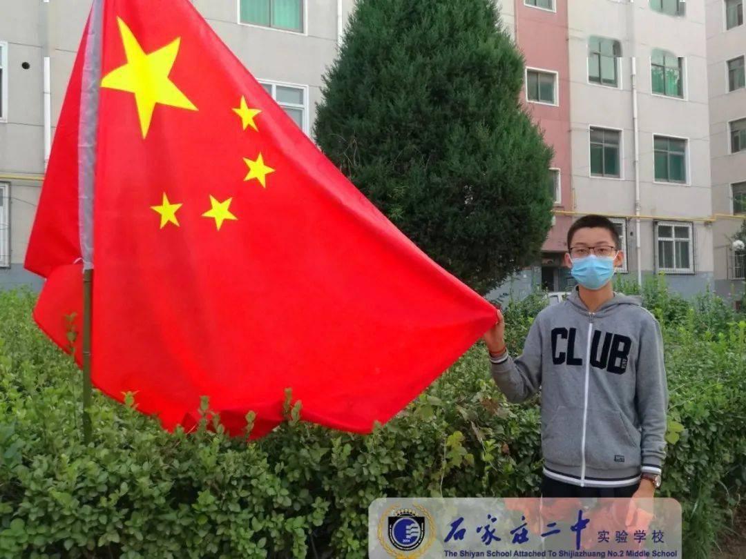 如果一个人从你身旁晃过去，但是不看你，当他反回时，他却远离你了，什么意思，游戏画面